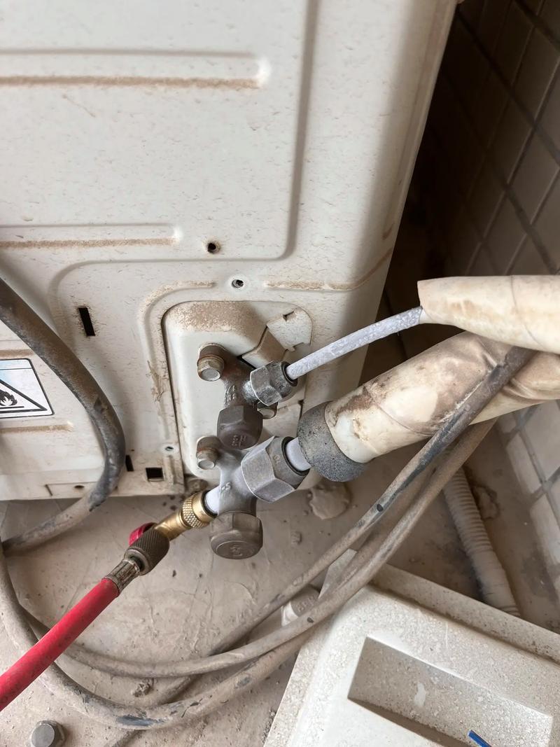 空调拆装,市政空调漏雪种,搞定#家电维修 #空调加雪种